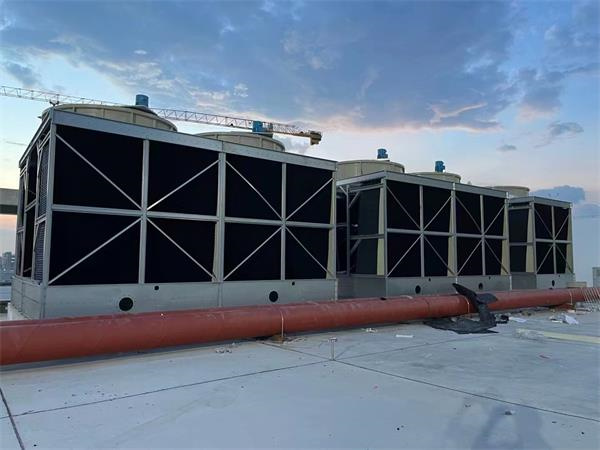 搬運冷卻塔要注意一些問題(冷卻塔的工作原理和冷卻過程)