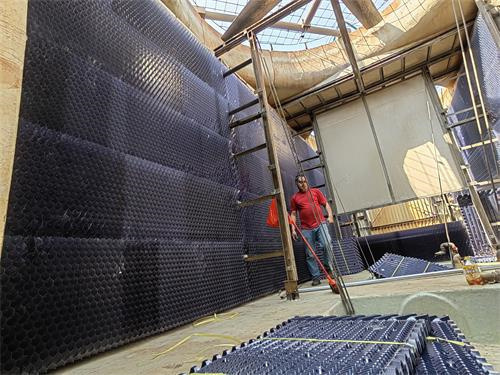 玻璃鋼冷卻塔使用前的準(zhǔn)備及運(yùn)行中的保養(yǎng)(開式玻璃鋼冷卻塔價(jià)格一般是多少)