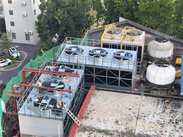 如何選擇高效的閉式冷卻塔？(閉式冷卻塔設(shè)計(jì)注意事項(xiàng))