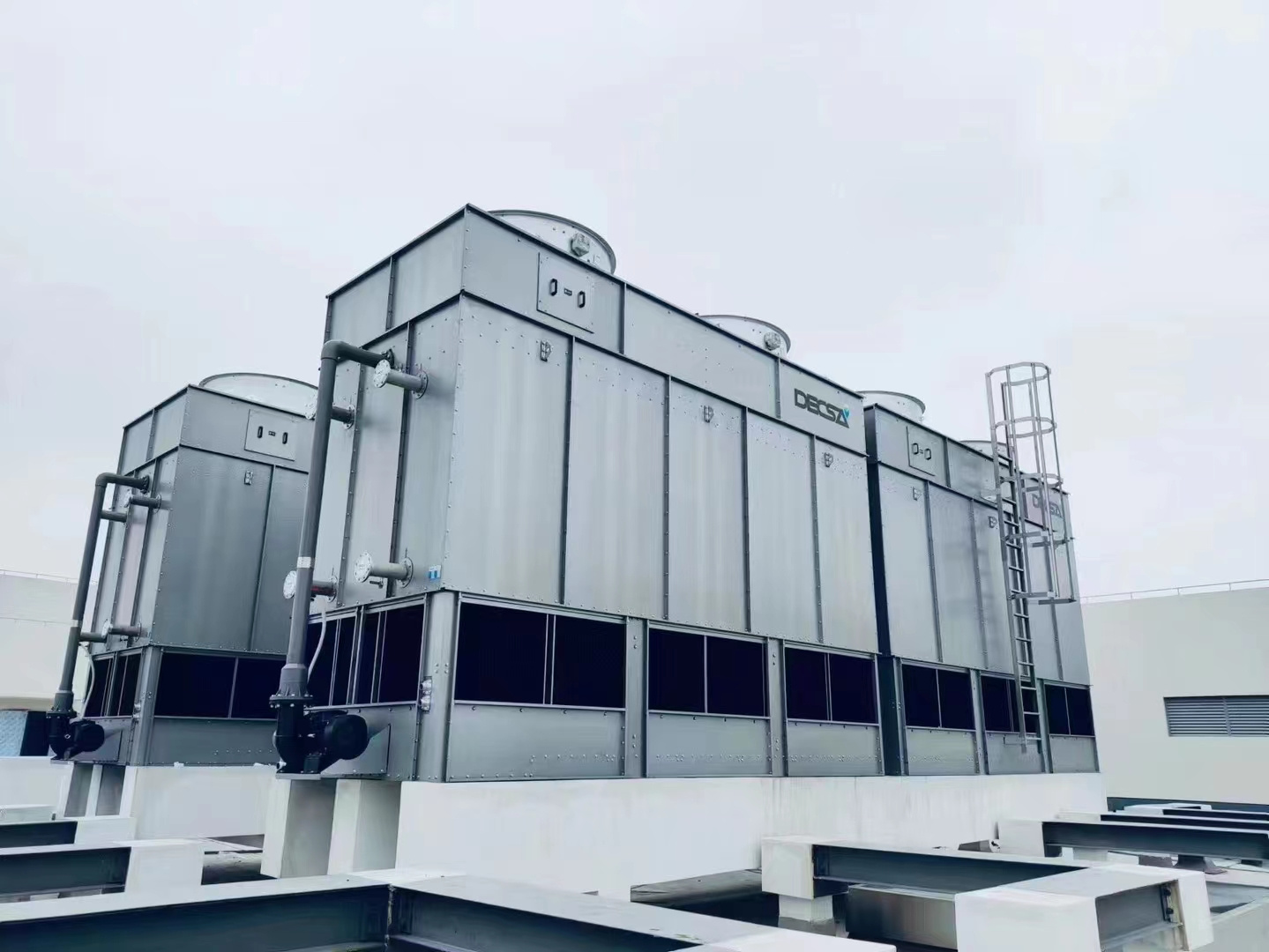 閉式冷卻塔應(yīng)該如何做到強(qiáng)化處理？(閉式冷卻塔常識)